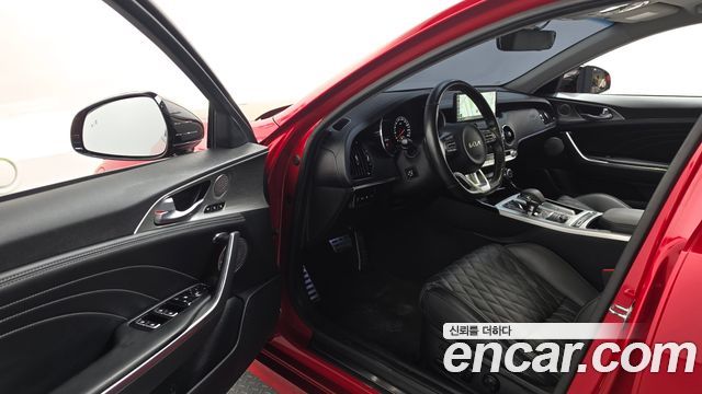 Kia Stinger 2023 — photo 13