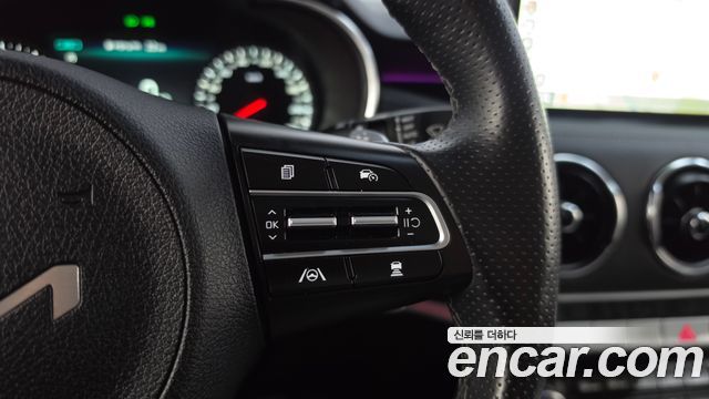 Kia Stinger 2023 — photo 22