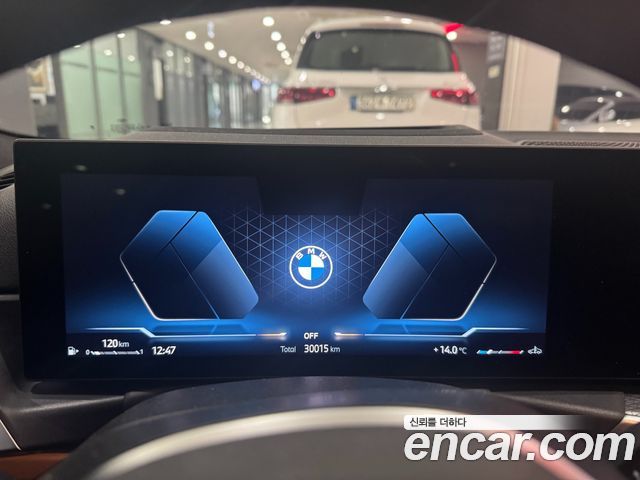 BMW 3-Series 2024 — photo 8
