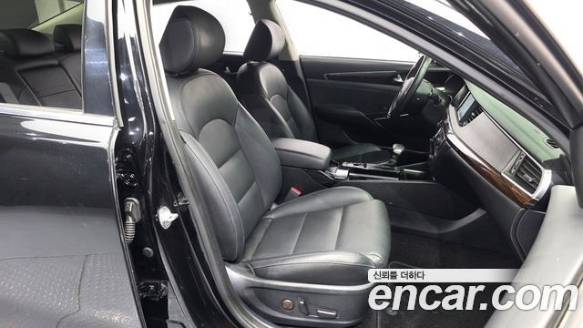 Kia K7 2018 — photo 17