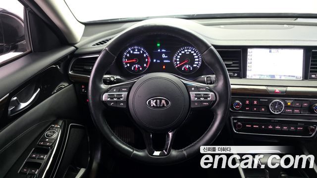 Kia K7 2018 — photo 19