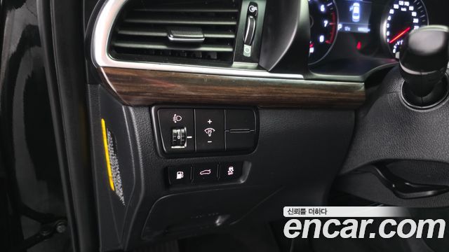Kia K7 2018 — photo 23