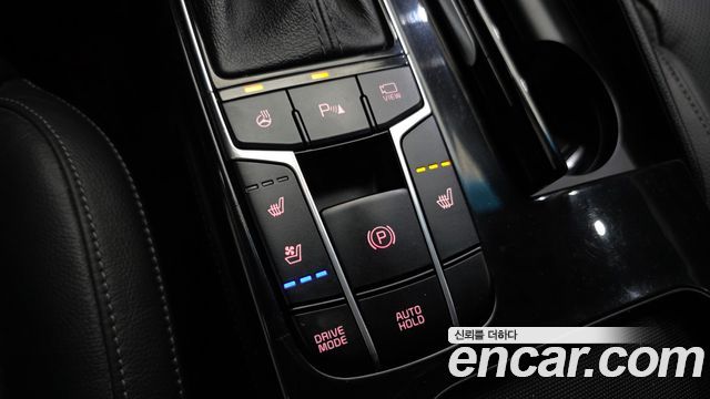 Kia K7 2018 — photo 24