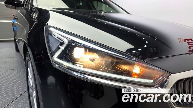 Kia K7 2018 — photo 8