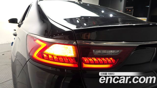 Kia K7 2018 — photo 9