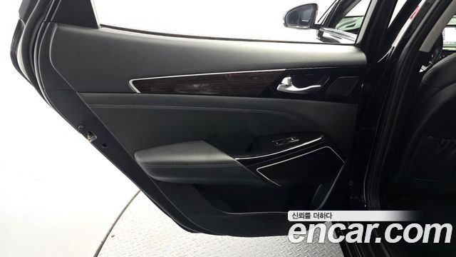 Kia K7 2018 — photo 15