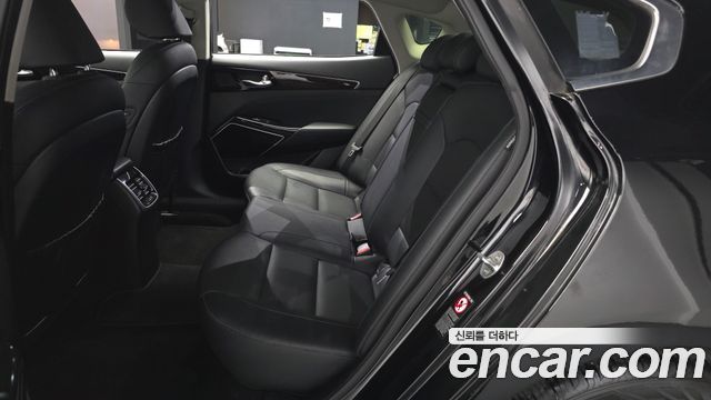 Kia K7 2018 — photo 16