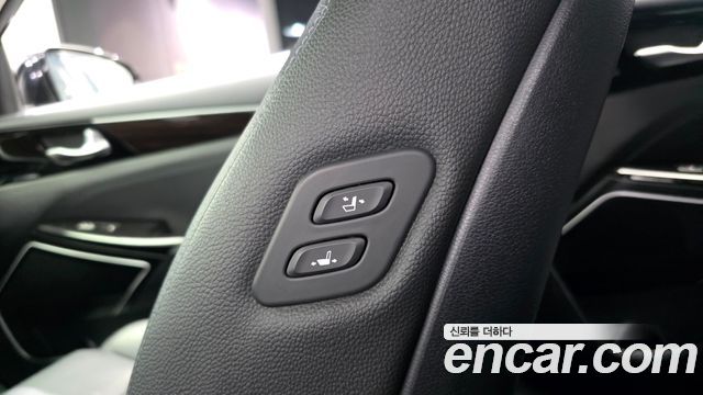 Kia K7 2018 — photo 27