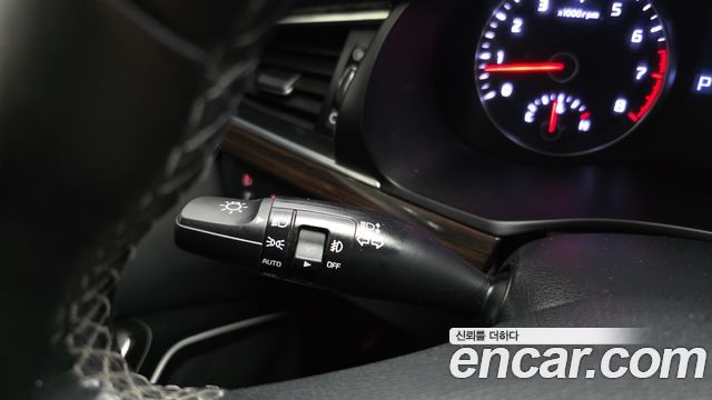 Kia K7 2018 — photo 32