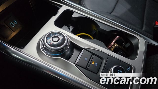 Ford Explorer 2020 — photo 9