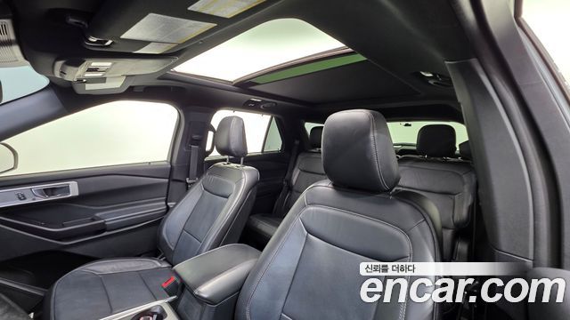 Ford Explorer 2020 — photo 11
