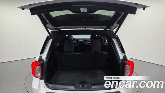 Ford Explorer 2020 — photo 20