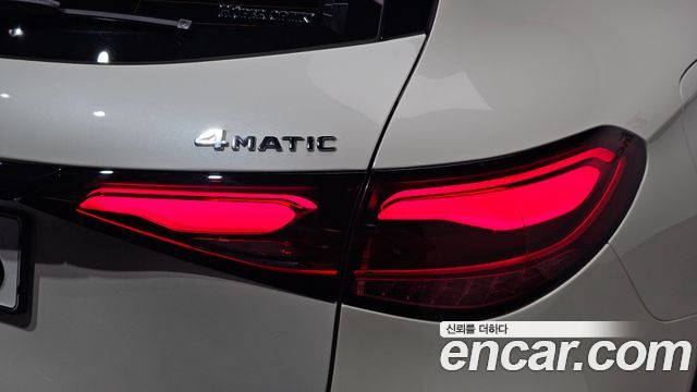 Mercedes-Benz GLC-Class 2023 — photo 9