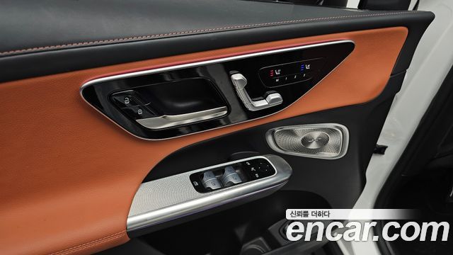 Mercedes-Benz GLC-Class 2023 — photo 34