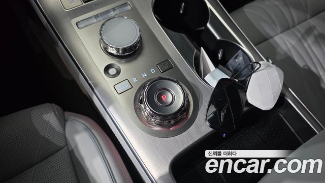 Genesis GV70 2025 — photo 12