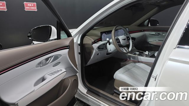 Genesis GV70 2025 — photo 13