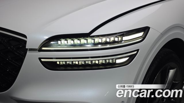 Genesis GV70 2025 — photo 8
