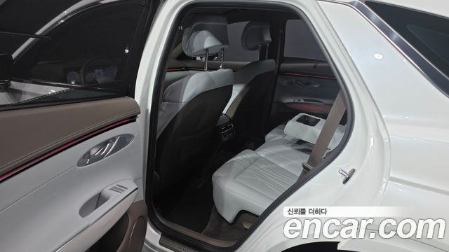 Genesis GV70 2025 — photo 16