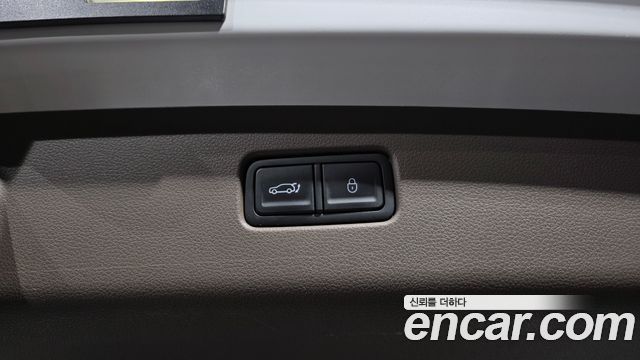 Genesis GV70 2025 — photo 32