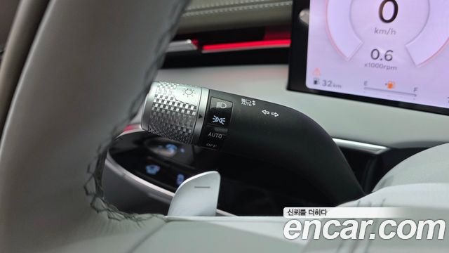Genesis GV70 2025 — photo 37