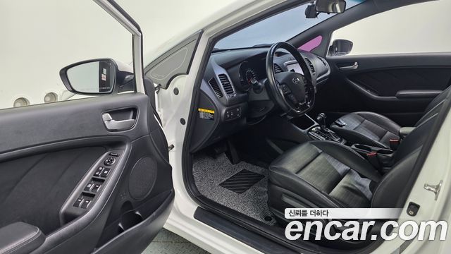 Kia K3 2018 — photo 11