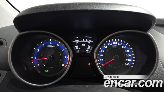 Hyundai AVANTE 2014 — photo 11
