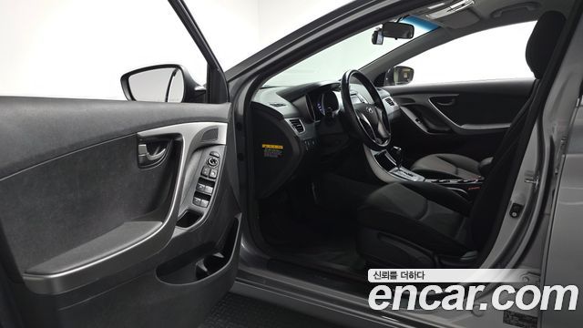 Hyundai AVANTE 2014 — photo 13