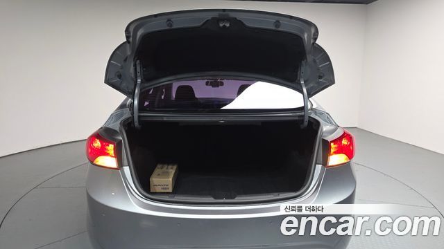 Hyundai AVANTE 2014 — photo 26