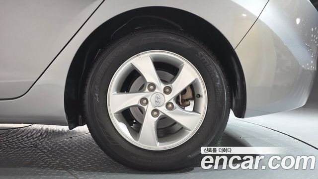 Hyundai AVANTE 2014 — photo 7
