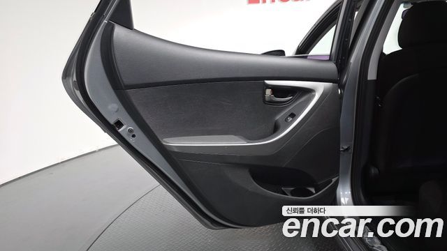 Hyundai AVANTE 2014 — photo 15