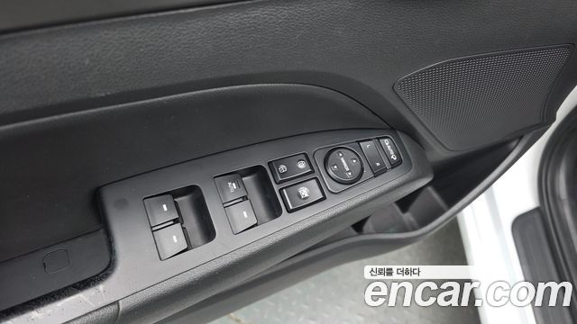 Hyundai AVANTE 2017 — photo 17