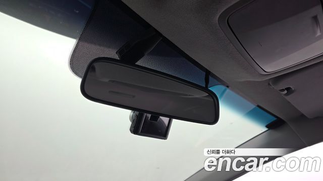 Hyundai AVANTE 2017 — photo 18