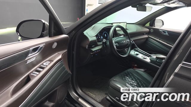 Genesis GV80 2023 — photo 13