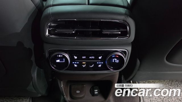 Genesis GV80 2023 — photo 24