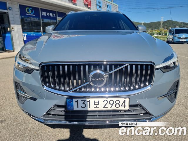 Volvo XC60 2022 — photo 2