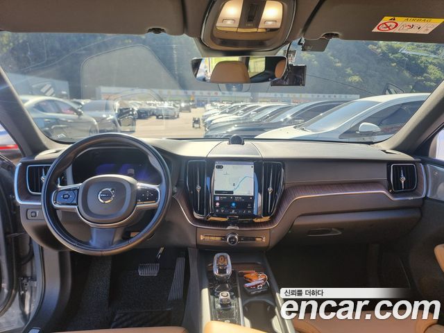 Volvo XC60 2022 — photo 14