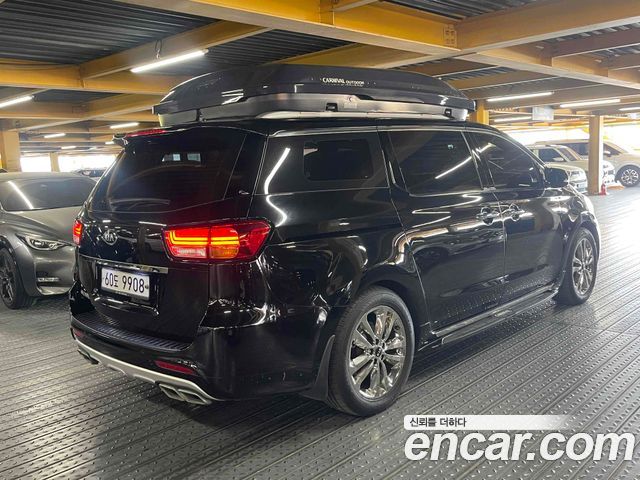 Kia Canival 2015 — photo 4