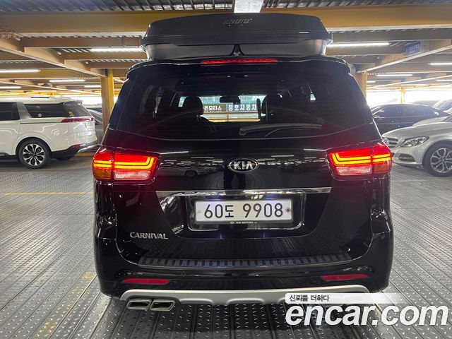 Kia Canival 2015 — photo 5