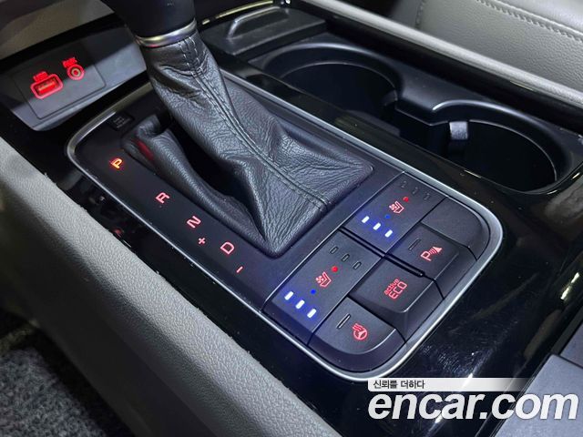 Kia Canival 2015 — photo 10