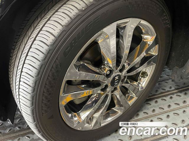 Kia Canival 2015 — photo 20