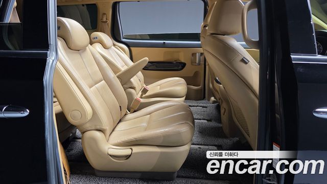 Kia Canival 2019 — photo 11