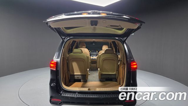 Kia Canival 2019 — photo 20