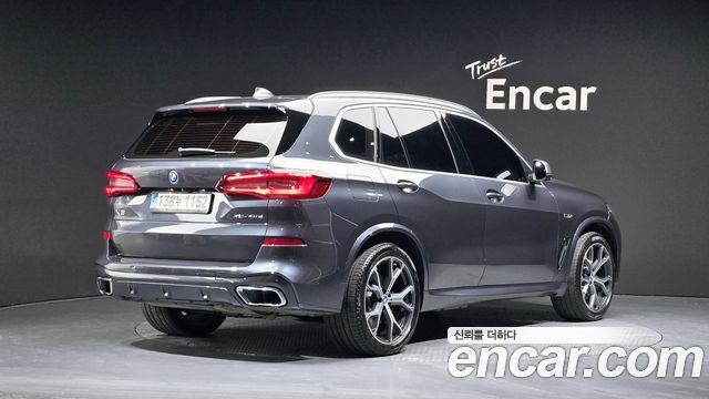 BMW X5 2022 — photo 2