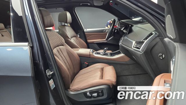 BMW X5 2022 — photo 11