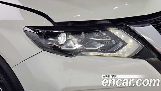 Nissan X-Trail 2018 — photo 8