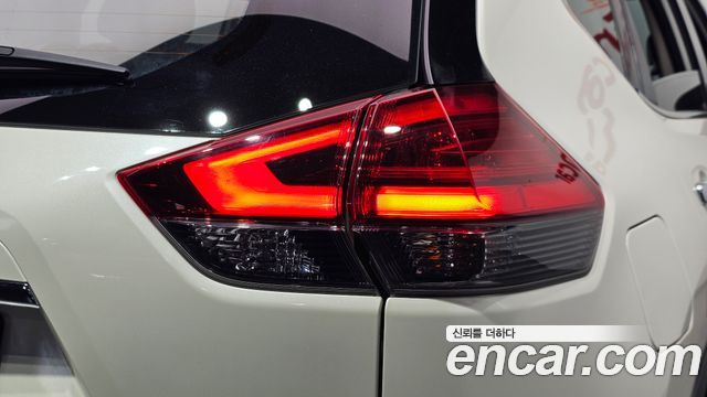 Nissan X-Trail 2018 — photo 9