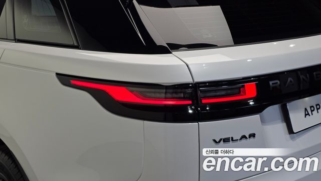 Land Rover Range Rover Velar 2026 — photo 19