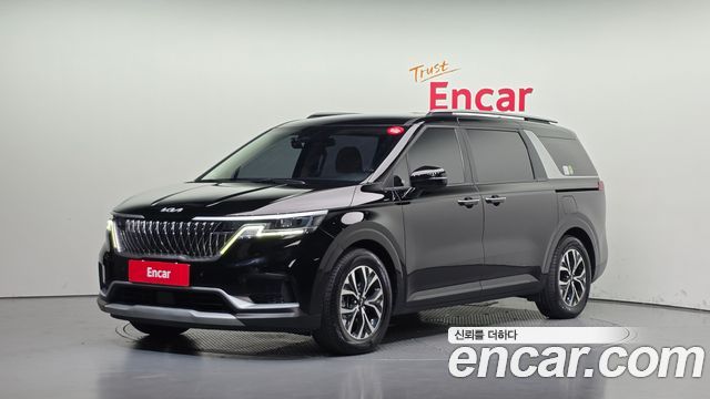 Kia Canival 2023 — photo 1