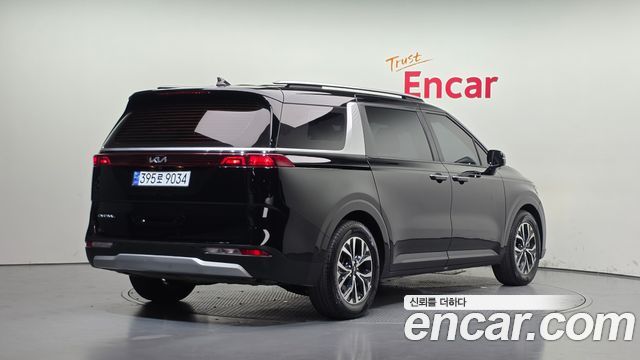 Kia Canival 2023 — photo 2