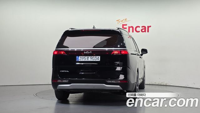 Kia Canival 2023 — photo 4